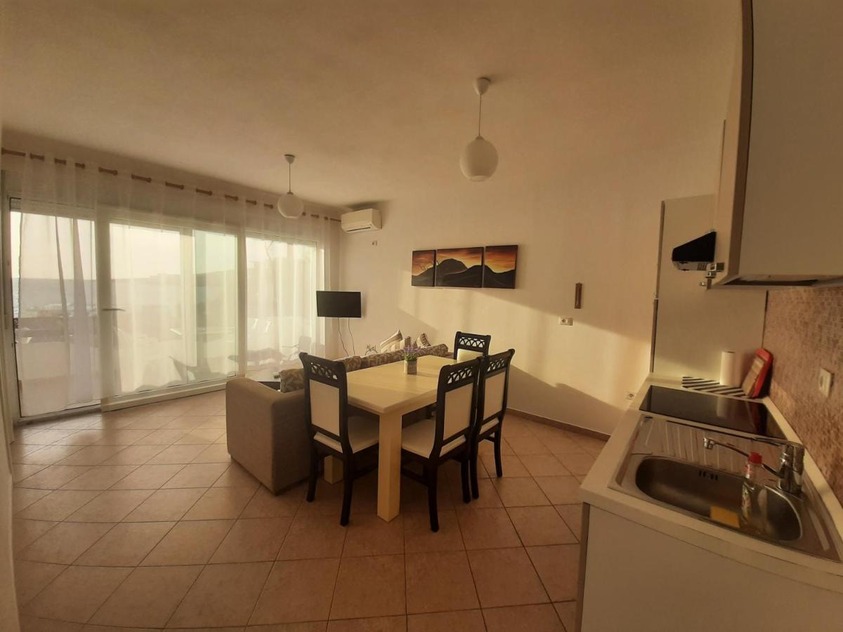 Kela Apartments Sarande Exterior photo