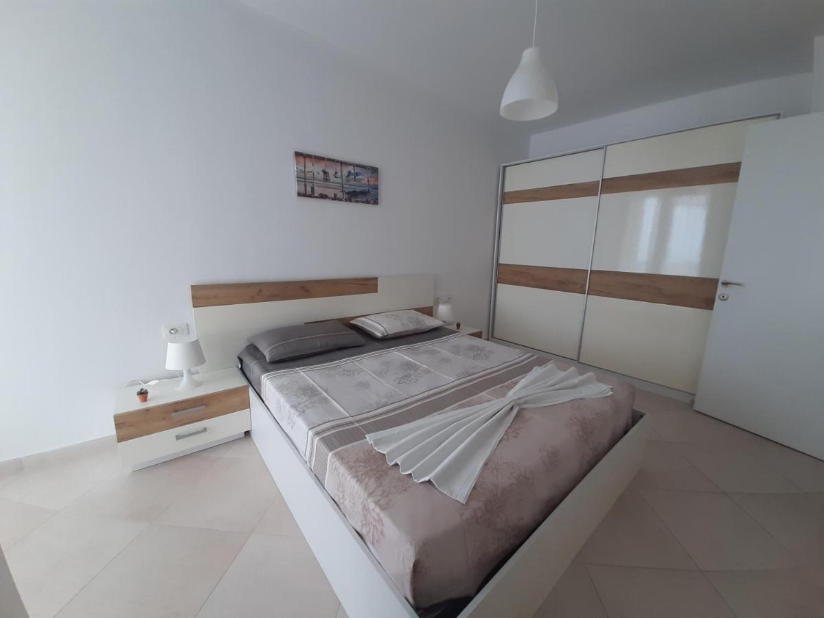Kela Apartments Sarande Exterior photo